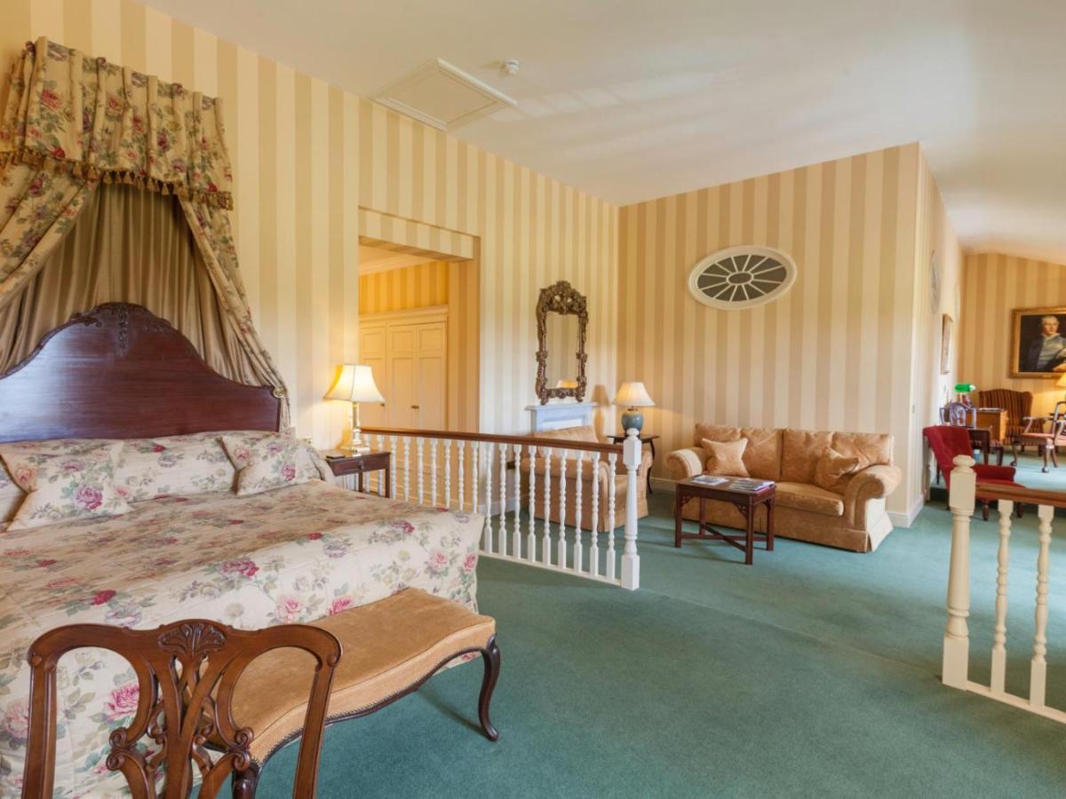 Luton Hoo Hotel, Golf And Spa Luton (Bedfordshire) Exterior foto A suite at the hotel