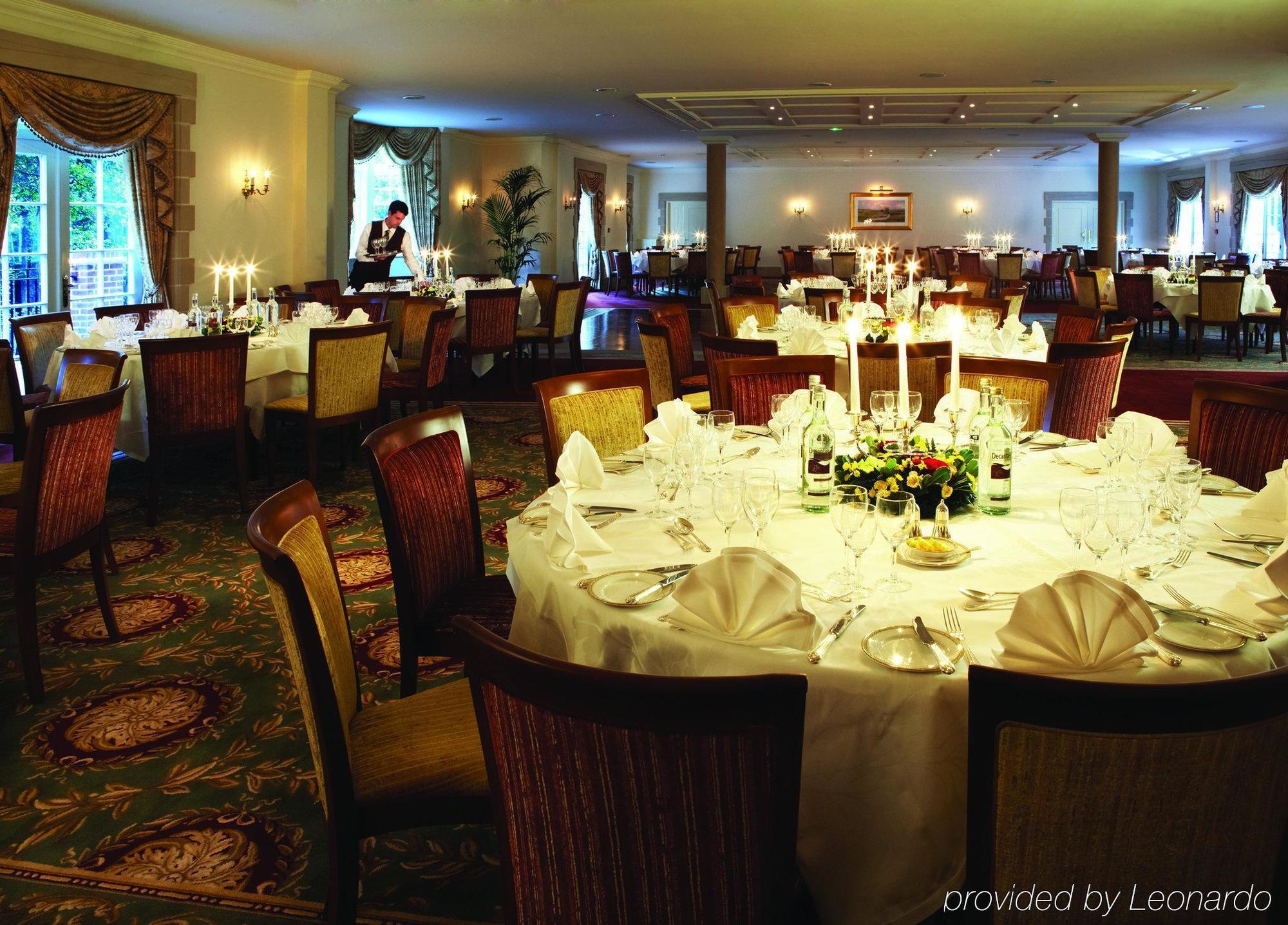 Luton Hoo Hotel, Golf And Spa Luton (Bedfordshire) Facilidades foto The ballroom at the hotel