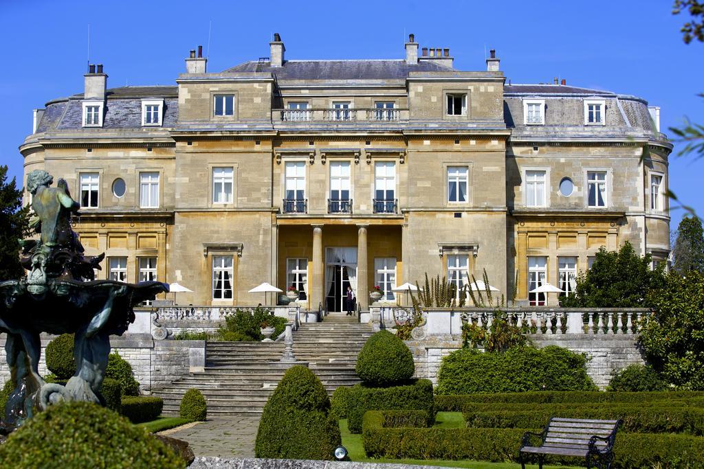 Luton Hoo Hotel, Golf And Spa Luton (Bedfordshire) Exterior foto The main façade of the Royal United Hospital